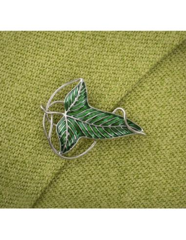 Broche Hoja de Lorien Latón y resina. 6.7 x 5 x 1 cm